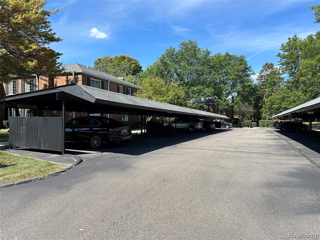 755 E Fox Hills Drive, Bloomfield Hills, MI 48304 — Photo 35