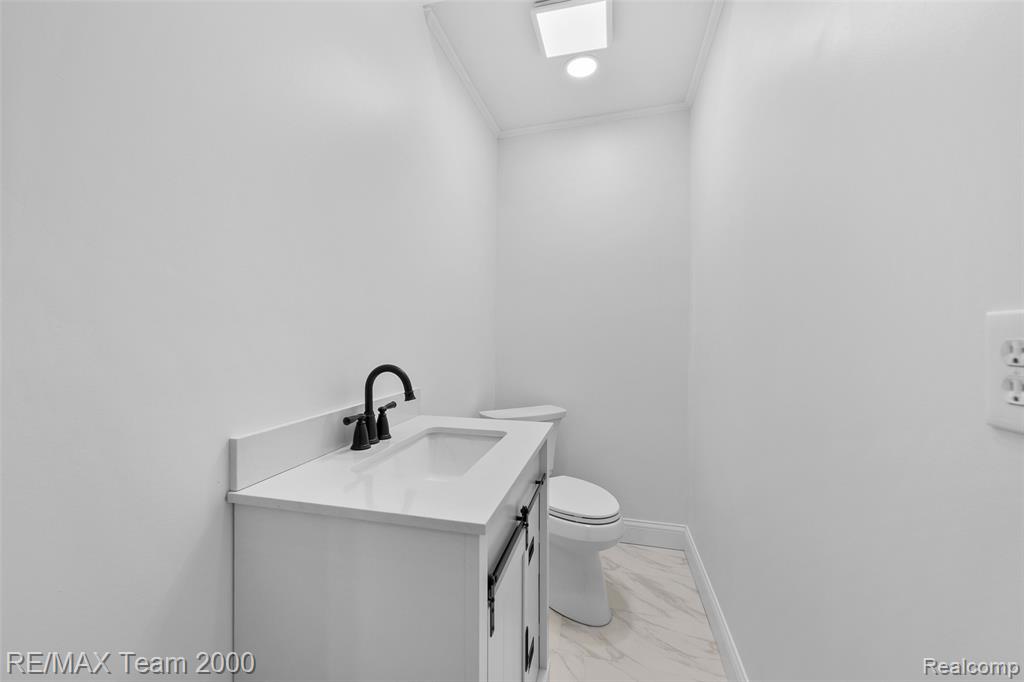 6302 Burger Street, Dearborn Heights, MI 48127 — Photo 35