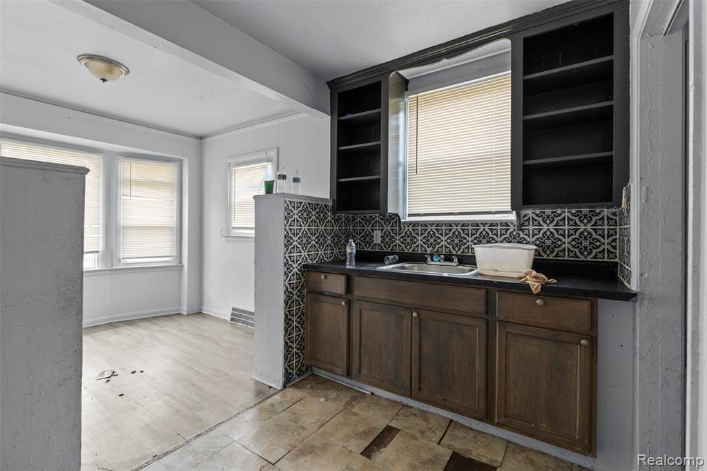 9660 Winthrop Street, Detroit, MI 48227 — Photo 4