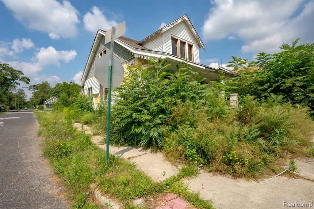 17403 Goddard Street - Photo 2