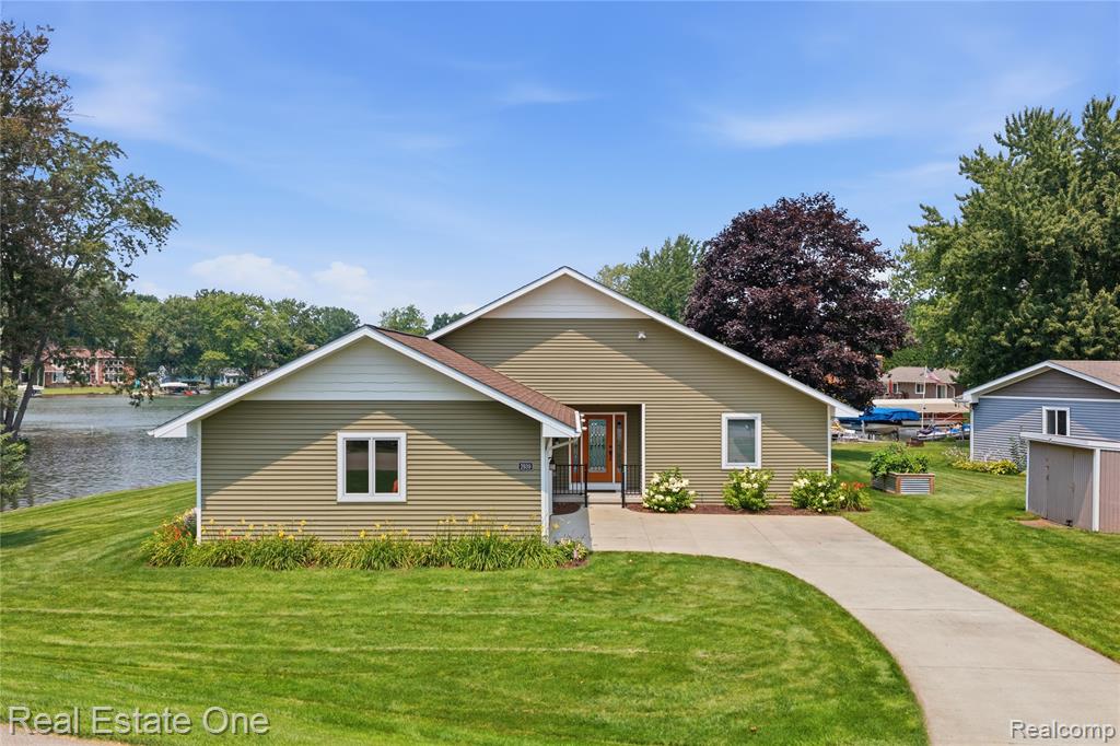 2939 Tamarack Lake Drive, Pinckney, MI 48169 — Photo 3