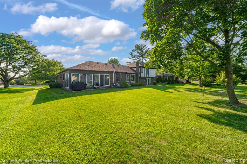 9539 Hillcrest Drive, Plymouth, MI 48170 — Photo 30