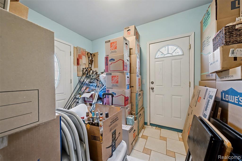 6940 Wing Lake Road, Bloomfield, MI 48301 — Photo 17