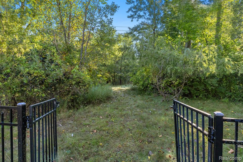435 SUMPTER Road, Van Buren, MI 48111 — Photo 45