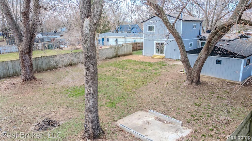 6351 Beth, Brighton, MI 48116 — Photo 37
