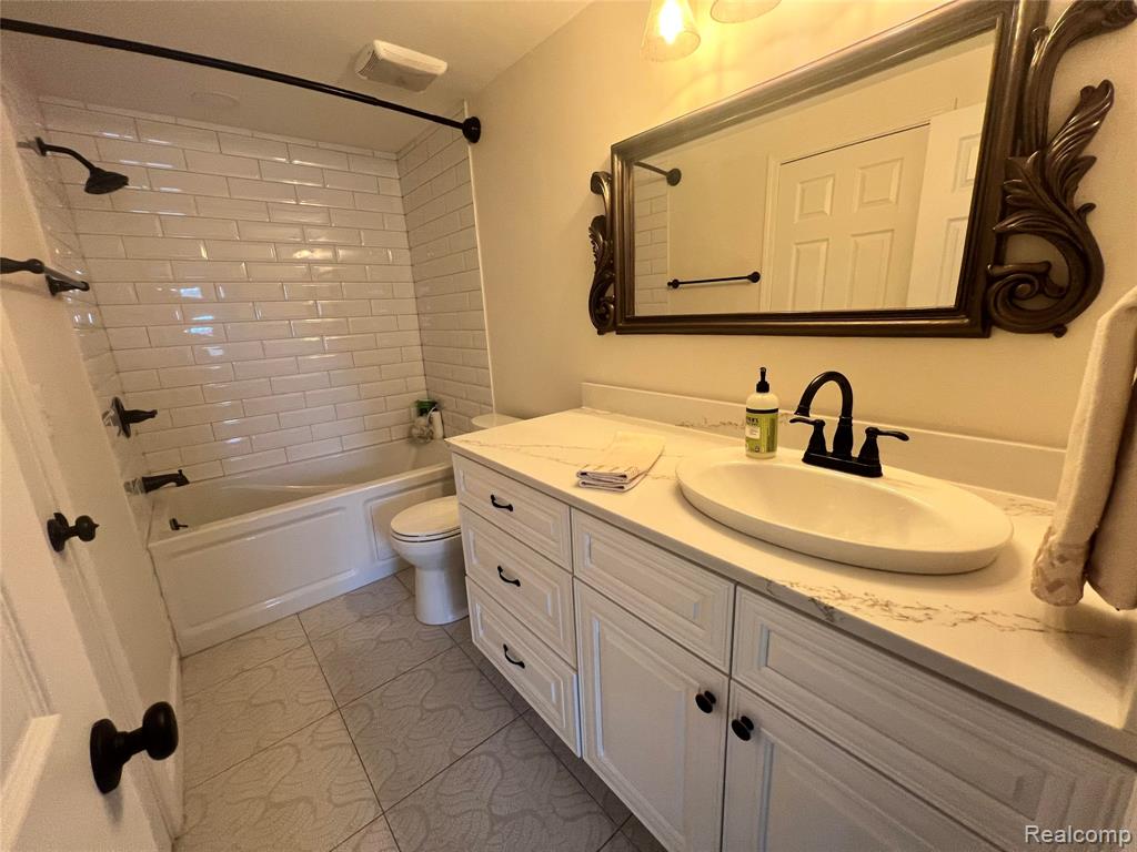 1587 Brentwood Drive, Troy, MI 48098 — Photo 14