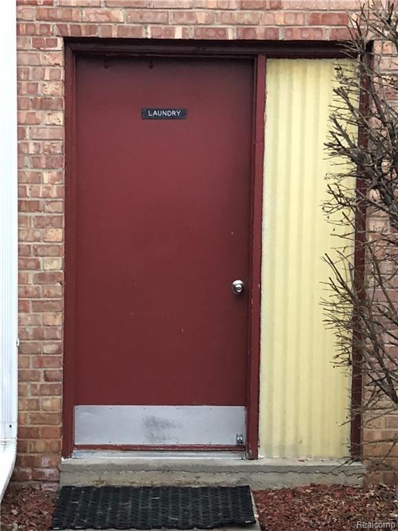 1249 ISLAND Drive, Ann Arbor, MI 48105 — Photo 9