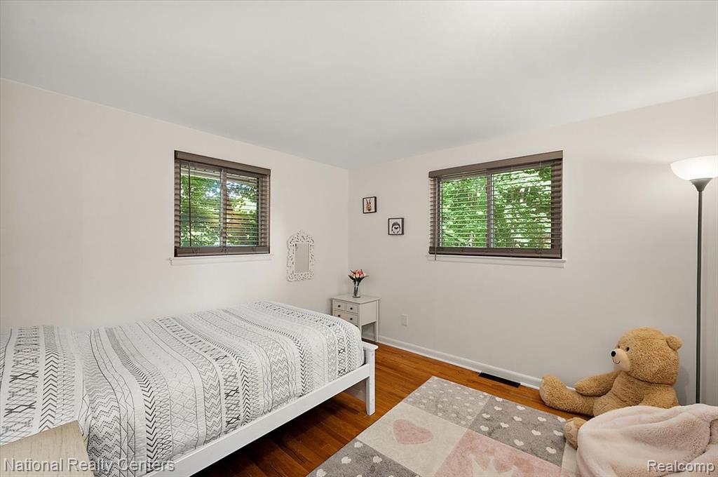 21201 E Chigwidden Street, Northville, MI 48167 — Photo 30