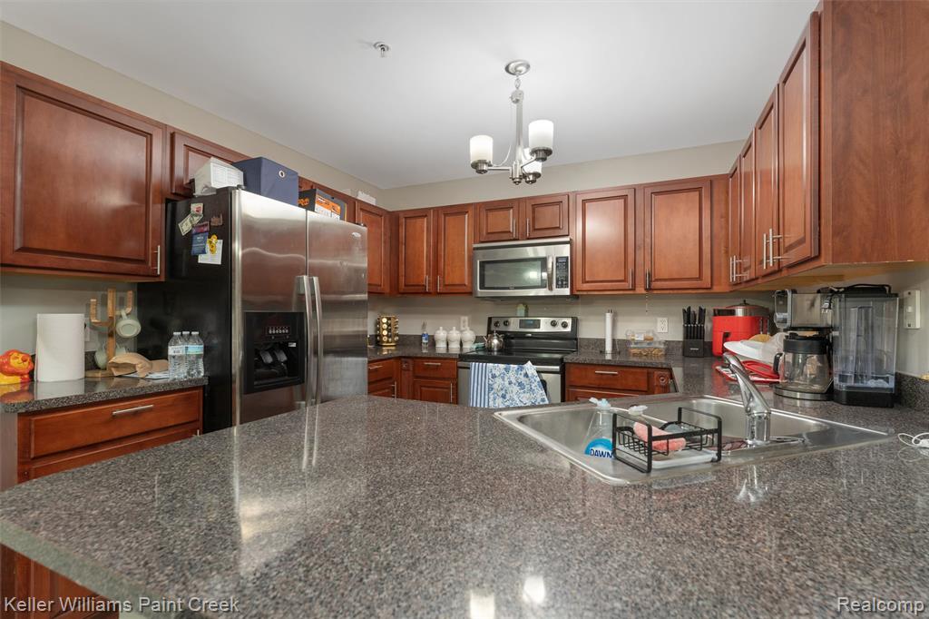 45542 Hidden View Court, Utica, MI 48315 — Photo 10