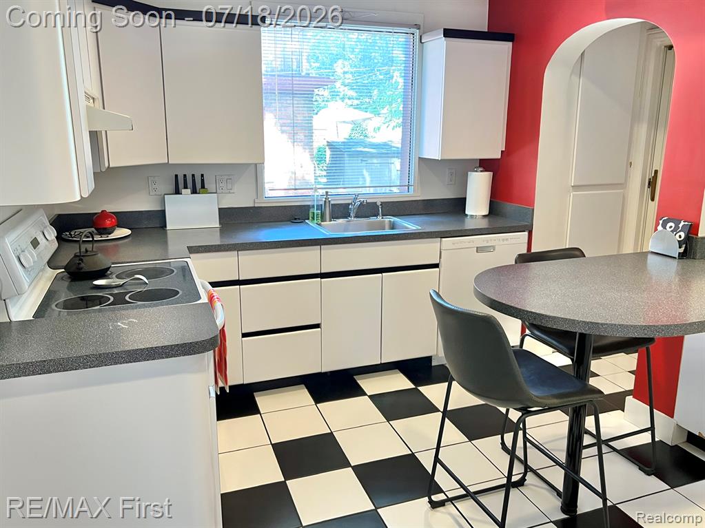 774 W Oakridge Street, Ferndale, MI 48220 — Photo 15
