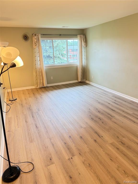 8260 Crestview Drive, Sterling Heights, MI 48312 — Photo 3