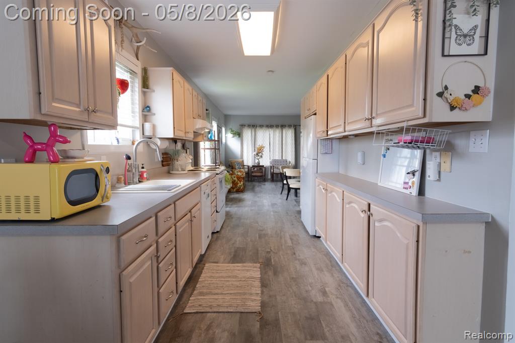 20804 Rensselaer Street, Farmington, MI 48336 — Photo 8