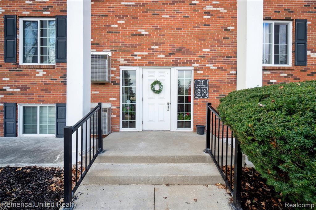 507 W HIGHLAND Road, D-9, Howell, MI 48843 — Photo 4