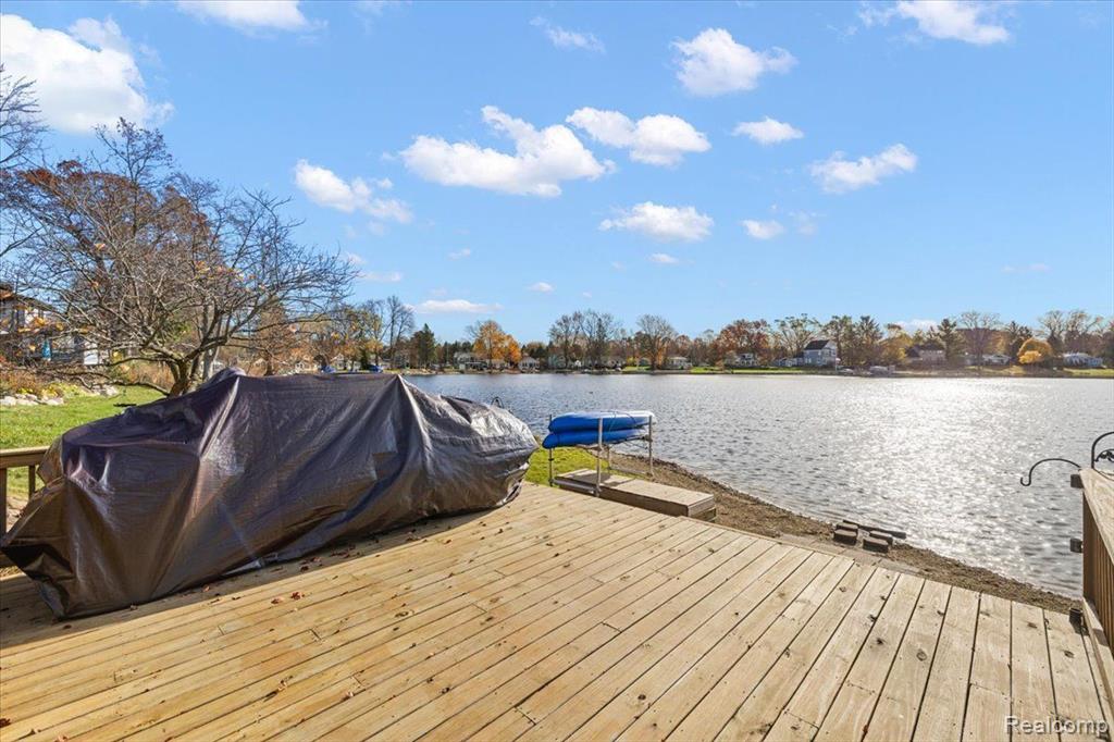 6738 GRAND BEACH Drive, Brighton, MI 48114 — Photo 12