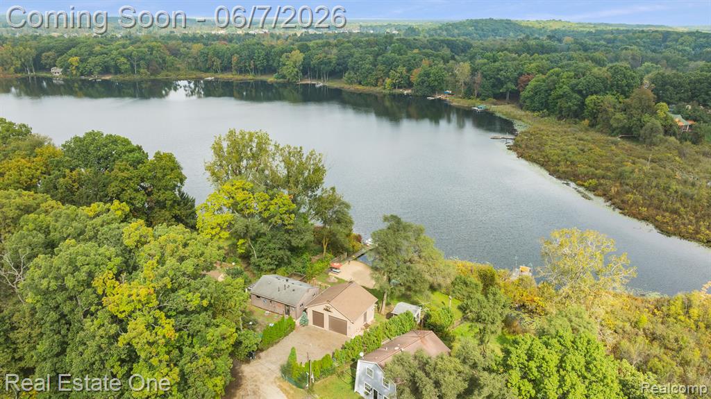 200 E CANYON Drive, Milford, MI 48380 — Photo 4