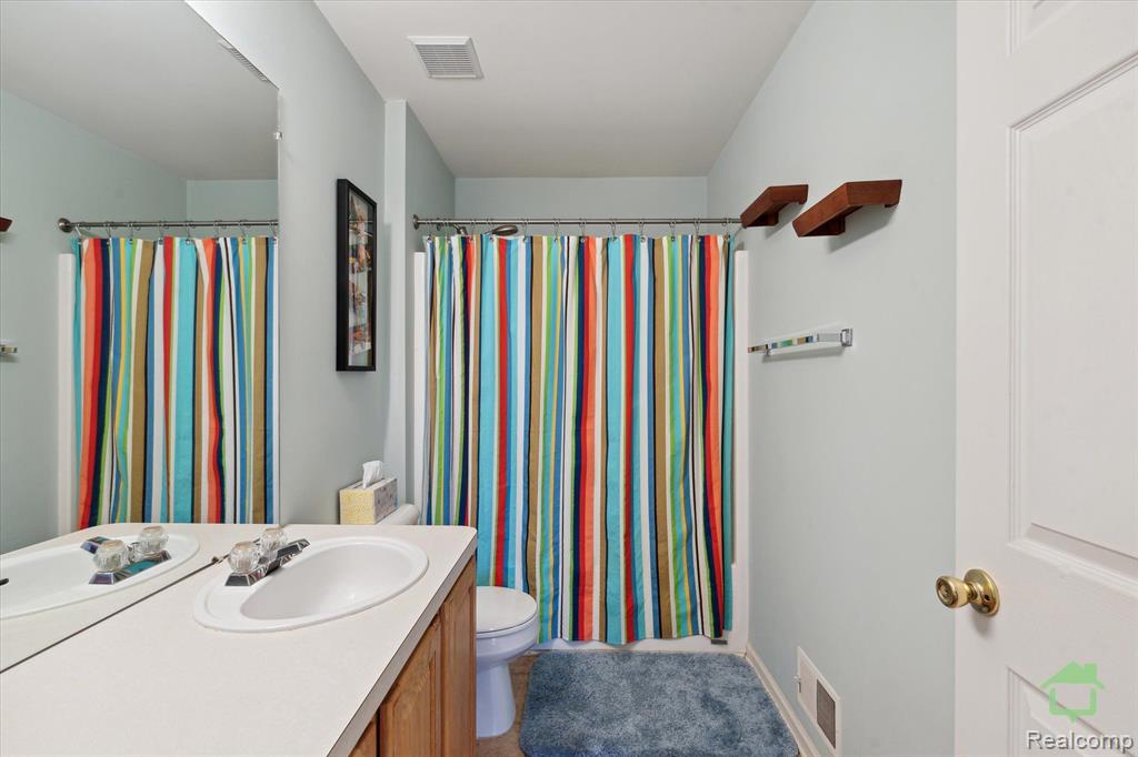 9799 Ravenshire Drive, Ypsilanti, MI 48198 — Photo 38