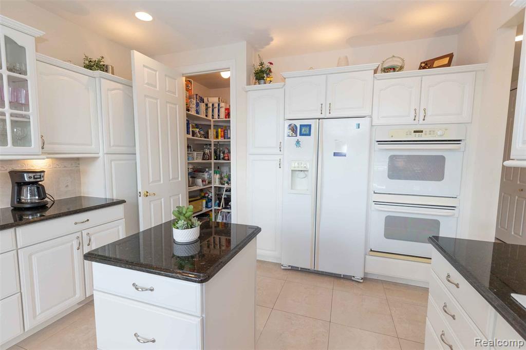 2051 Scott Lake RD Road, Waterford, MI 48328 — Photo 11