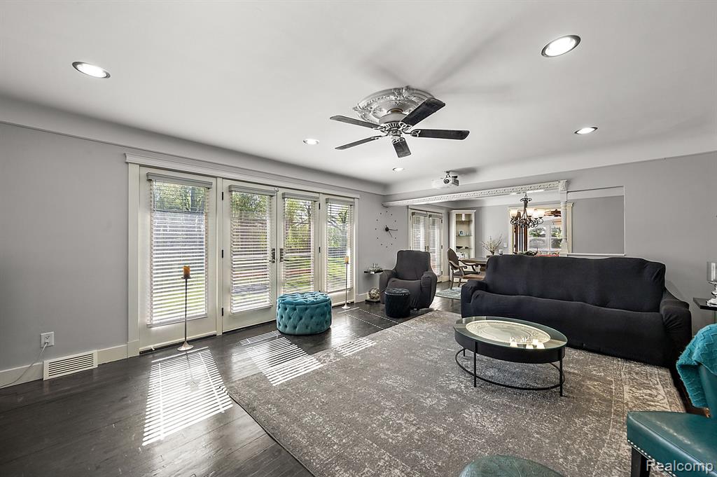 6491 HILLS Drive, Bloomfield Hills, MI 48301 — Photo 3
