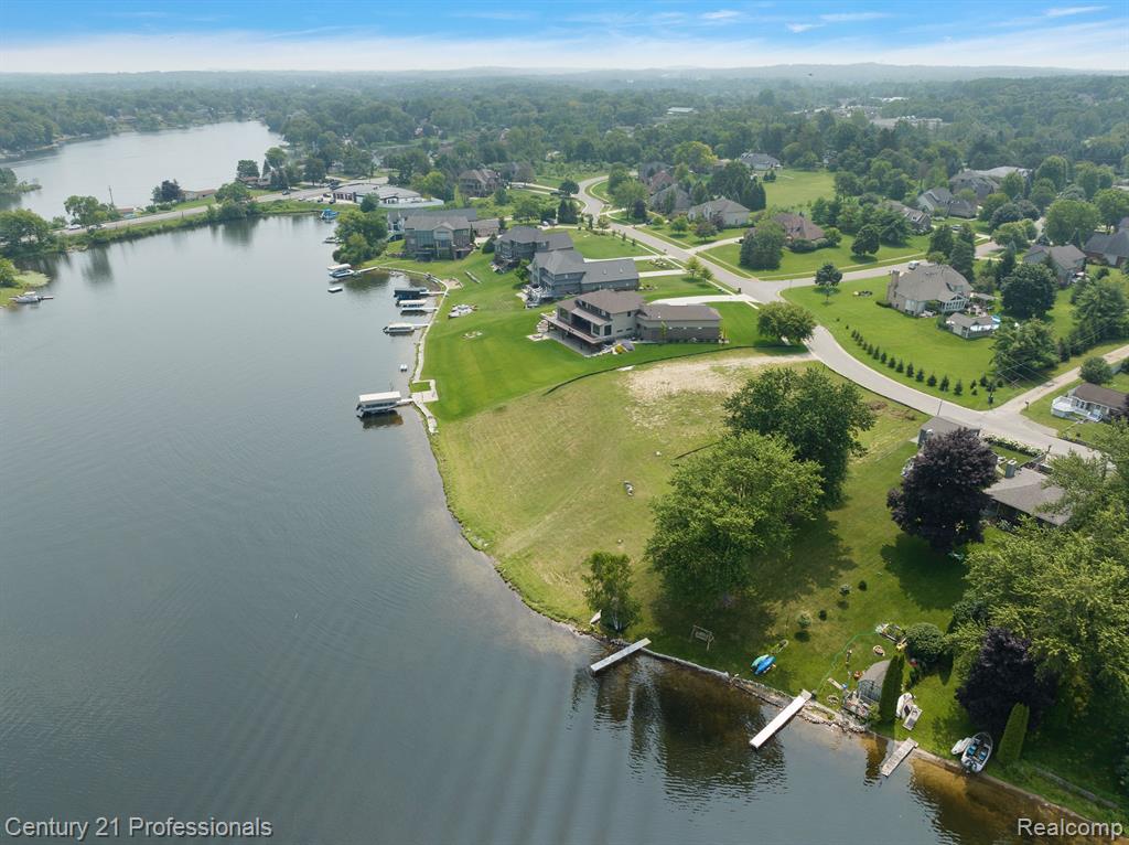 9986 KING Road, Davisburg, MI — Photo 9