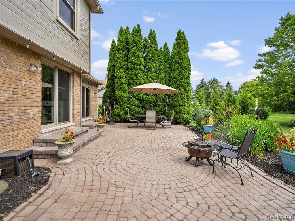 6792 PINE WAY Drive, Troy, MI 48098 — Photo 36