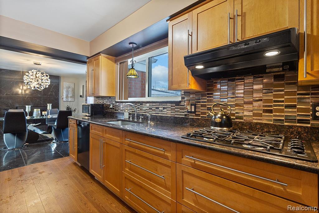 4993 ENGLEMAN Avenue, Warren, MI 48091 — Photo 6