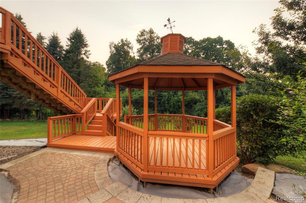 4269 Warrington Drive, Wixom, MI 48393 — Photo 43