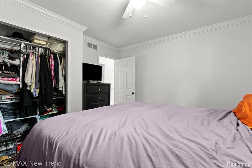 9125 Mandon Road, White Lake, MI — Photo 11