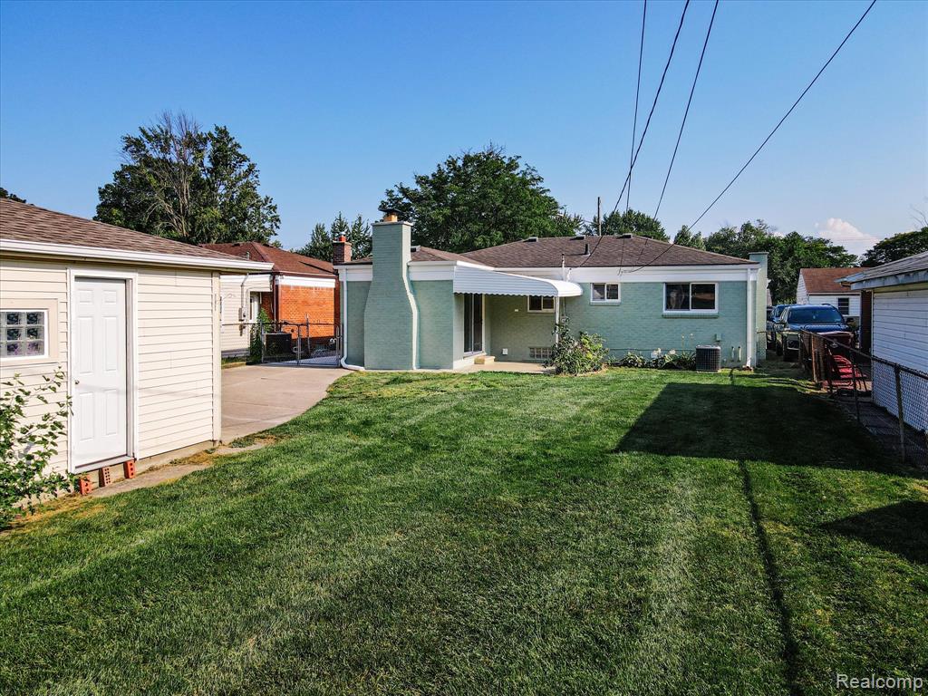 8355 HELEN, Center Line, MI 48015 — Photo 39