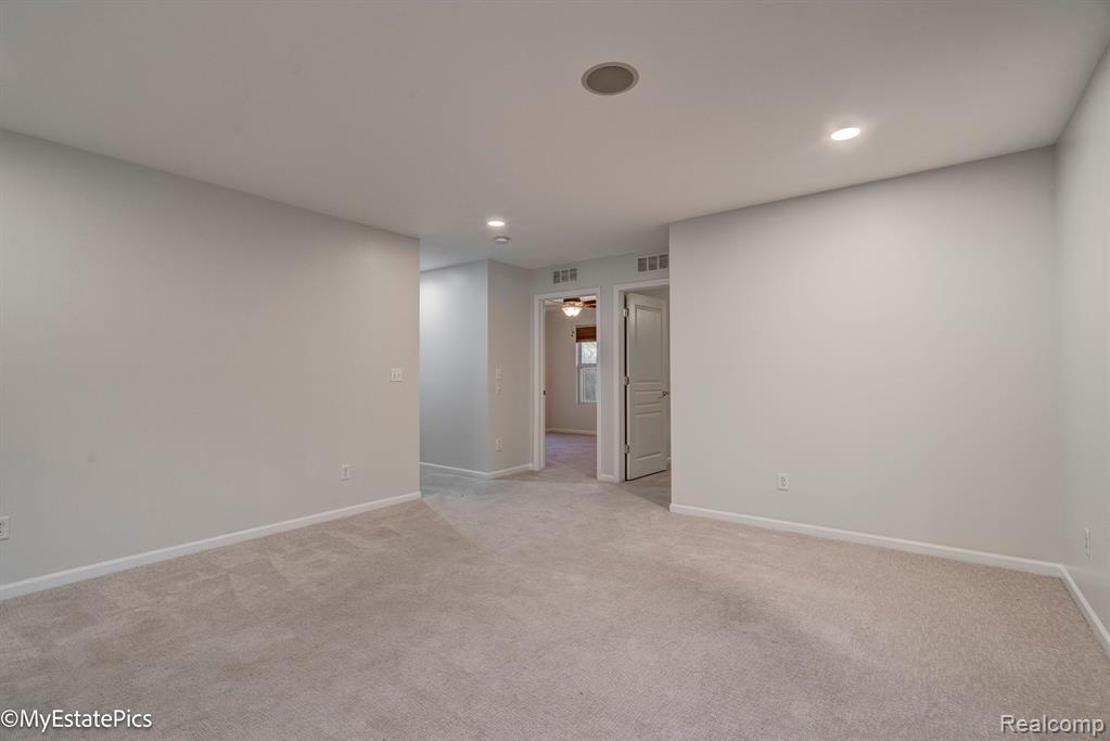 45101 BARTLETT Drive, Novi, MI — Photo 30