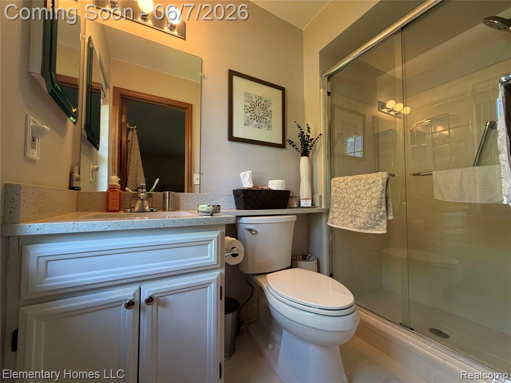 49459 Tarrytown Court, Utica, MI 48315 — Photo 10