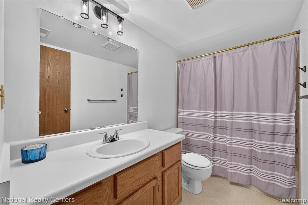 61171 Greenwood Drive, South Lyon, MI 48178 — Photo 22