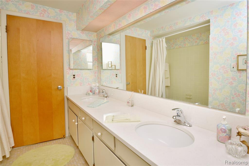 5550 Raven Road, Bloomfield Hills, MI 48301 — Photo 26
