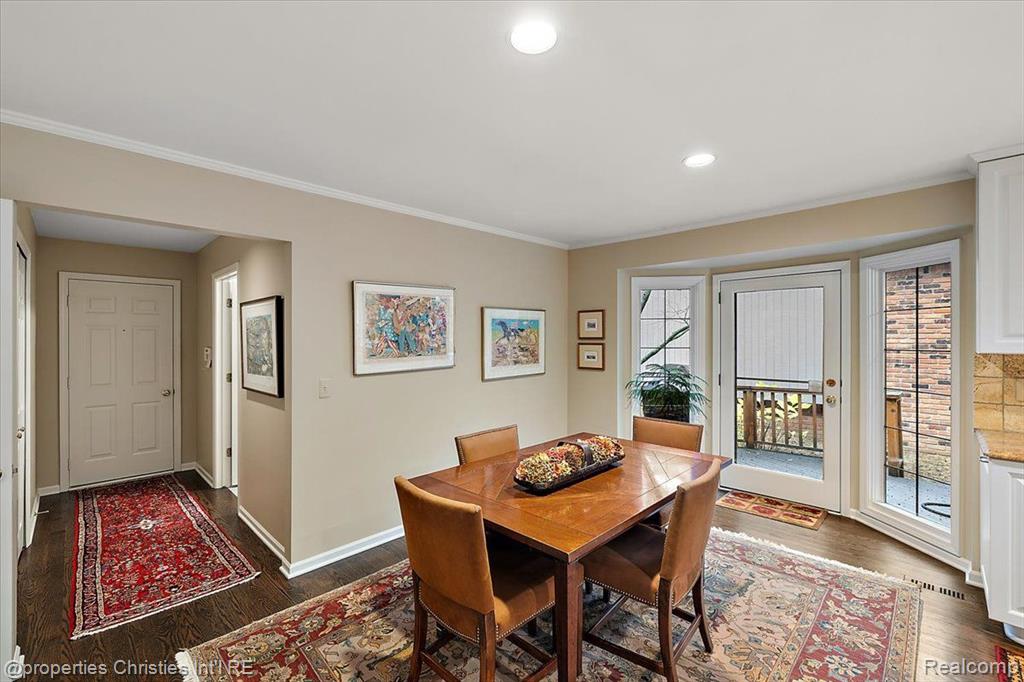 5579 Pine Brooke Court, Bloomfield Hills, MI 48304 — Photo 17