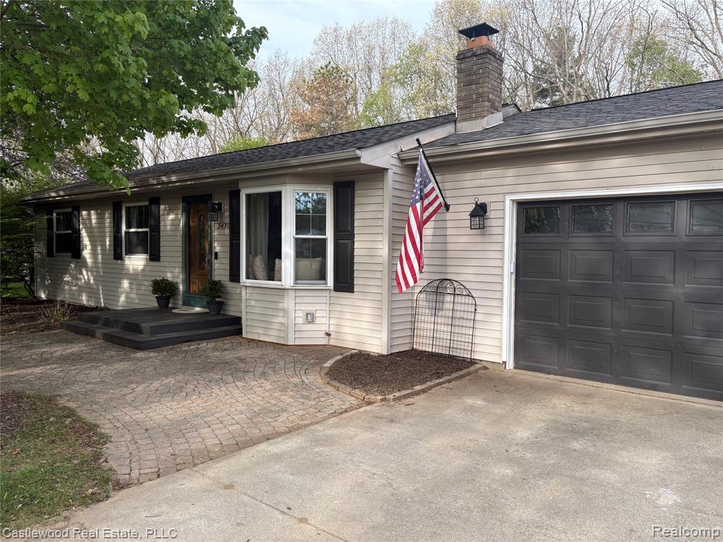 2430 Virginia Park Drive, Lapeer, MI 48446 — Photo 2