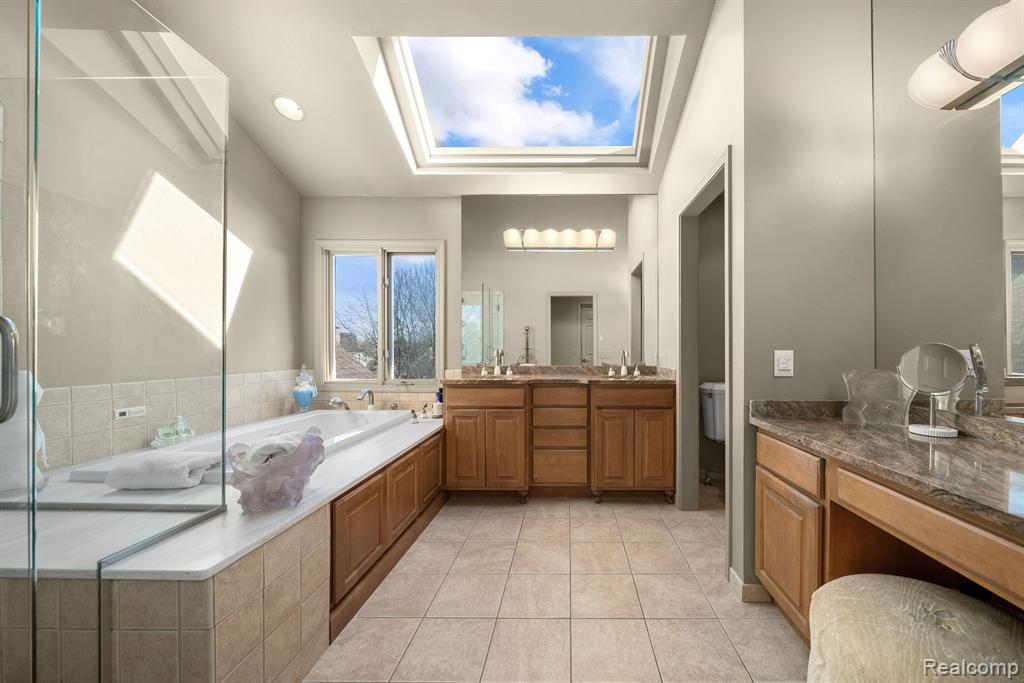 536 CAMBRIDGE Way, Bloomfield Hills, MI 48304 — Photo 18