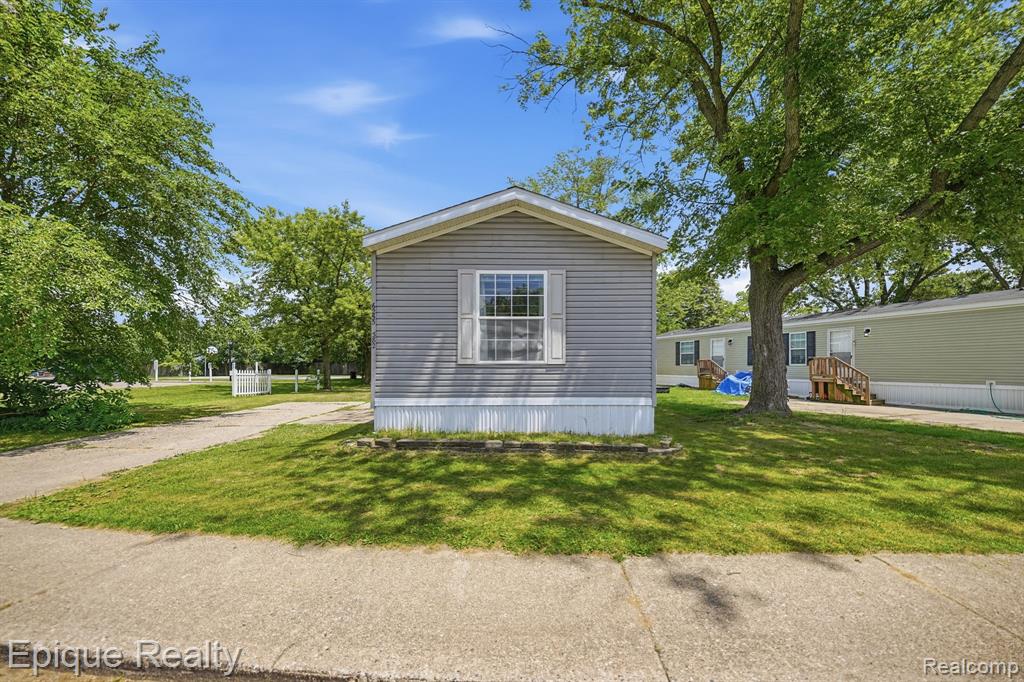6255 Lake Drive, Augusta, MI 48197 — Photo 3