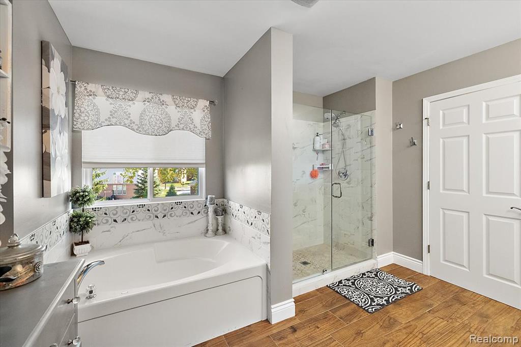 42512 Beechwood Drive, Sterling Heights, MI 48314 — Photo 34