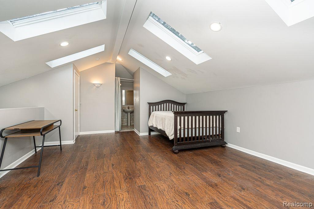 8871 SUNCREST Drive, Sterling Heights, MI 48314 — Photo 39