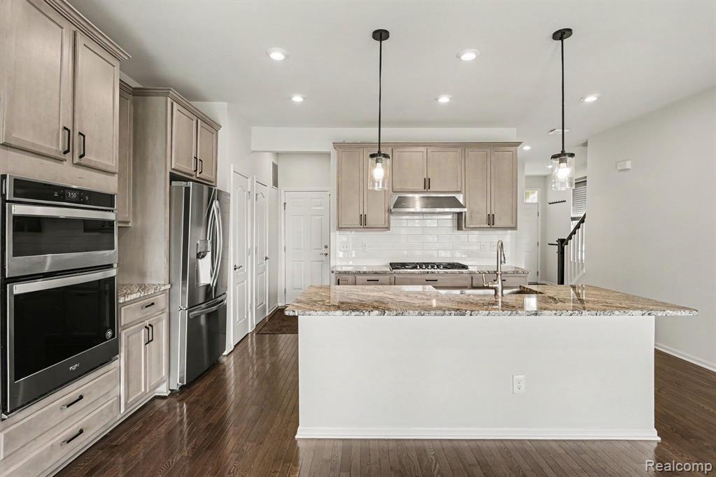 4871 Broomfield Way, Lake Orion, MI — Photo 10
