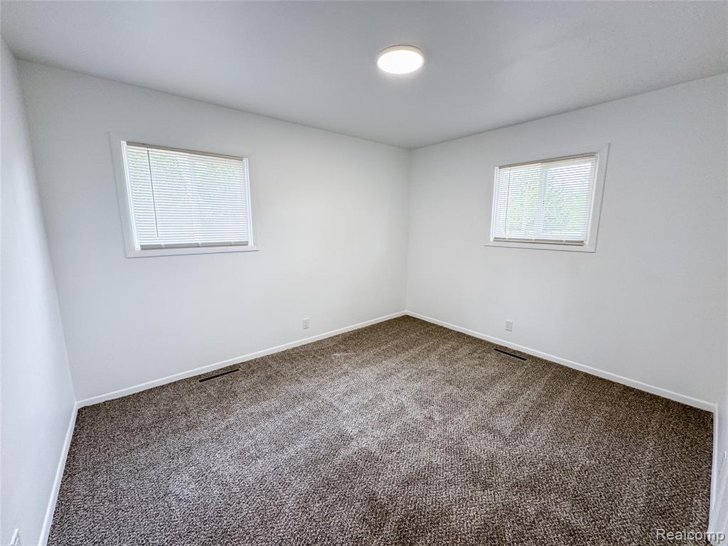 6519 Estrelle Avenue, Mount Morris, MI 48458 — Photo 4