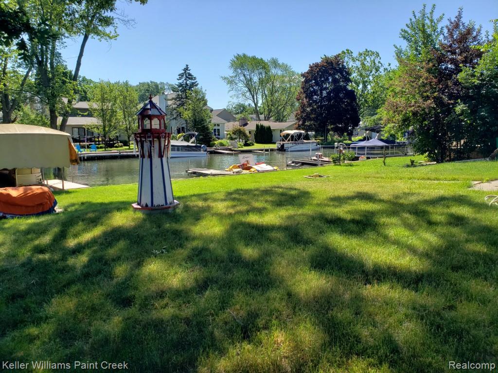 1867 Rustic Lane, Keego Harbor, MI 48320 — Photo 10