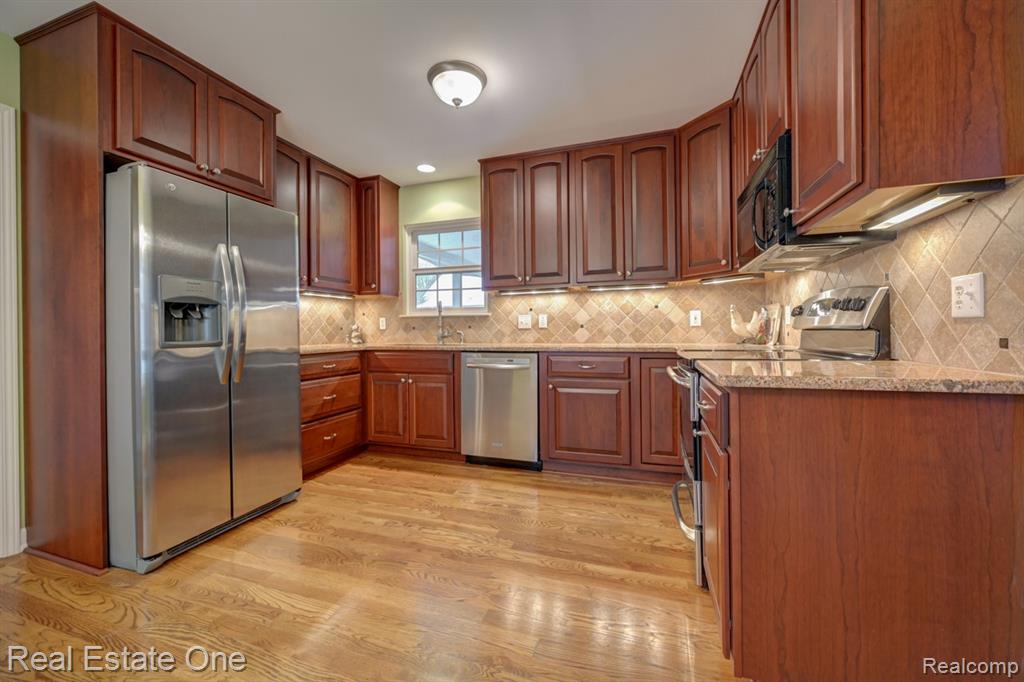 6564 Summit Ridge, Clarkston, MI — Photo 14