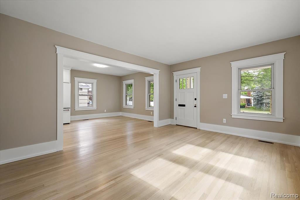 776 W LINCOLN Street, Birmingham, MI 48009 — Photo 4