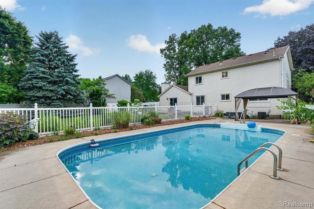 9664 Alger Drive, Brighton, MI 48114 — Photo 12