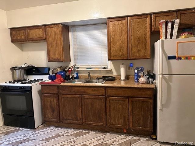 15865 COLLINGHAM Drive, Detroit, MI 48205 — Photo 8