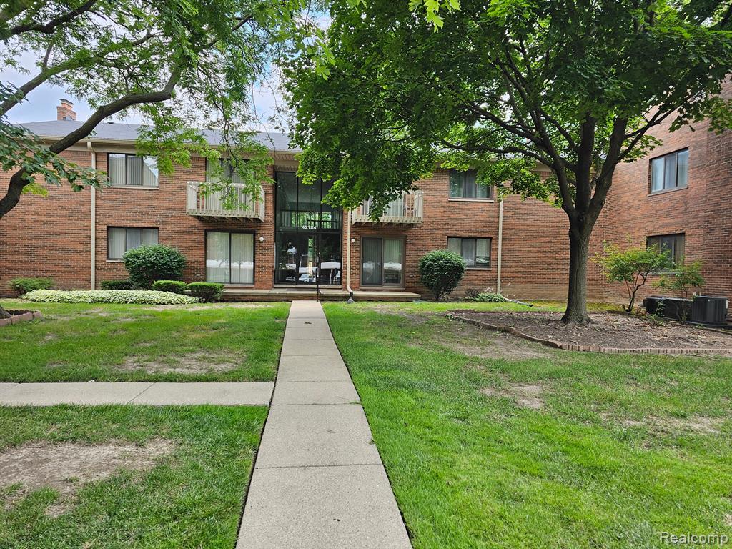 42184 TODDMARK Lane, Clinton Twp, MI 48038 — Photo 3