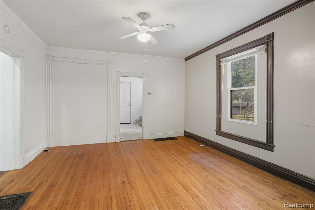 620 E 2ND Street, Flint, MI 48503 — Photo 15