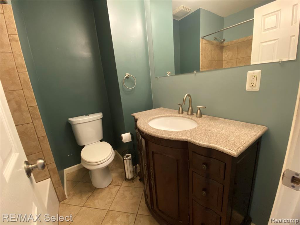 607 W Girard Avenue, Madison Heights, MI 48071 — Photo 22