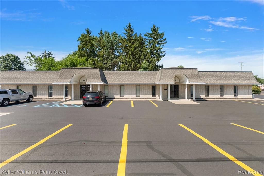 48701 Van Dyke Avenue, Utica, MI 48317