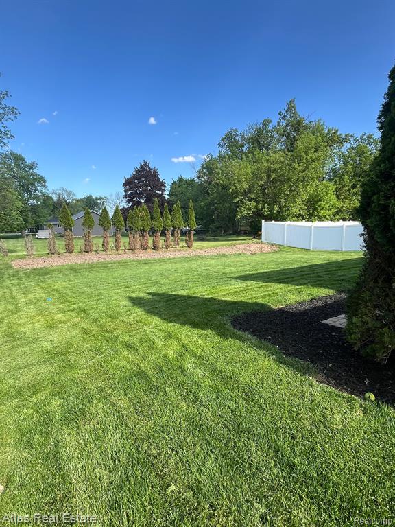 7479 CEDAR, Goodrich Vlg, MI — Photo 6